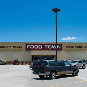 Food Town Exterior