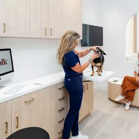 Bild von Petfolk Veterinary & Urgent Care - North Hills