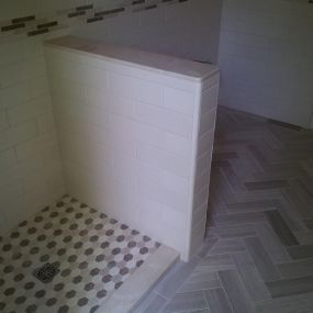 Bild von JURAVLE TILE & REMODELING