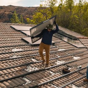 Bild von August Roofing & Solar