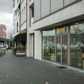 De begrafenisondernemers van Sereni Antwerpen zorgen ervoor dat elke begrafenis of crematie een uniek afscheid wordt. Als hedendaags begrafenisondernemer beschikken we over een modern uitvaartcentrum in het centrum van Antwerpen en omgeving.