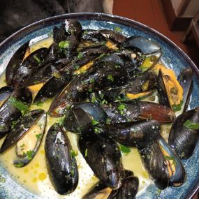 Mussels garlic basil and white wine sauce