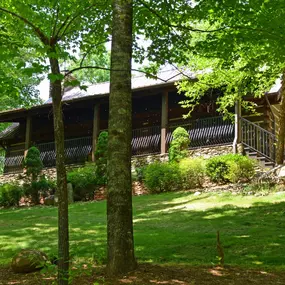 Pasadena Villa Smoky Mountain Lodge: Exterior photo of the front of our housing for our outpatient partial hospitalization program (PHP).