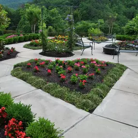 Pasadena Villa Smoky Mountain Lodge: Exterior photo of the front of our residential treatment center's garden lounge area.