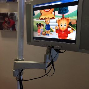 TV In Procedure Room To Help Kids Endure Dentist Visit
