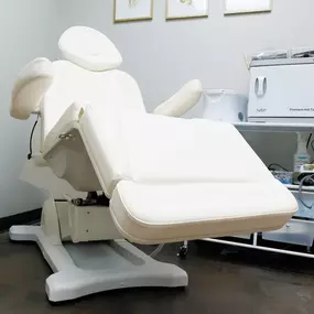 Handicap Accessible Nail Salon For Pedicures, Prosthetic Toenails, and Ingrown Toe Treatments in Knoxville, TN