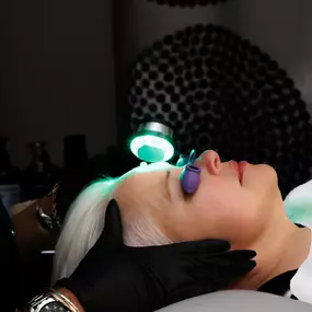 LED Light Therapy, Red Light Therapy, & Blackhead Extractions in Knoxville, TN & Bearden