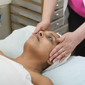 LED Light Therapy For Acne, Fine Lines, & Wrinkles in Pittsburgh, PA - Skin Boutique