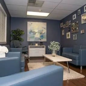 STR Behavioral Health – Bucks County: One of the individual therapy rooms in our mental health and addiction outpatient center.