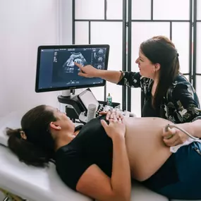 Baby echo bij Paulien van Ons Klein Geluk