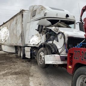 Curtis Heavy Duty Towing is a leading towing company in Tower Hill, IL, known for its commitment to quality and customer satisfaction. We have the experience and equipment to handle a wide range of towing needs, from cars to heavy-duty vehicles.