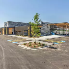 An industry partner contracted Steel Concepts to erect a flagship structure for a national brand entering the market in Meridian, Idaho. Steel Concepts proudly played a crucial role in constructing this remarkable 75,000-square-foot steel-framed retail building