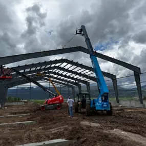 The Teton Range of Swan Valley in Idaho will soon boast a new addition – a 17,600 square foot steel frame horse arena designed by Steel Concepts. This arena blends perfectly with the picturesque landscape, offering durability and safety for an exceptional equestrian experience