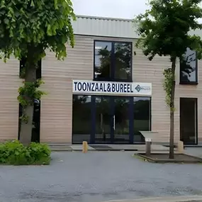 Houthandel -houtzagerij - Toonzaal vloeren en deuren