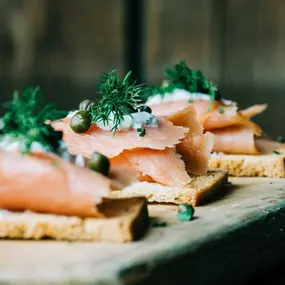 smoked salmon crostini with capers and tzatziki