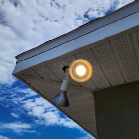 flood light install