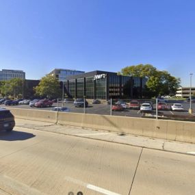 Exterior of Chicago Bankruptcy Clinic | Oak Brook, IL