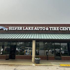 Bild von Silver Lake Auto & Tire Centers