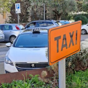 Bild von TAXI FORMIA NCC SERVICE di Alfredo Taffuri - Servizio Taxi Formia