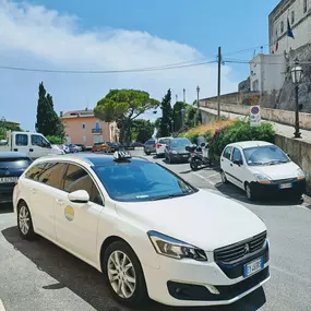 Bild von TAXI FORMIA NCC SERVICE di Alfredo Taffuri - Servizio Taxi Formia