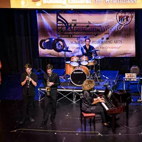 Bild von Music on Wheels Academy of Performing Arts