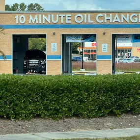 Bild von Strickland Brothers 10 Minute Oil Change