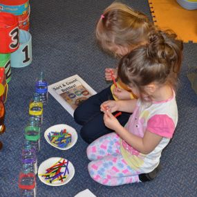 Bild von Newbank House Day Nursery & Out of School Club