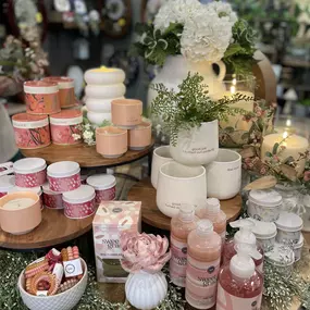 Bild von Swiss Country Lawn and Crafts