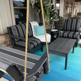 Bild von Swiss Country Lawn and Crafts