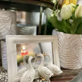 Bild von Swiss Country Lawn and Crafts