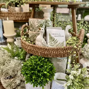 Bild von Swiss Country Lawn and Crafts
