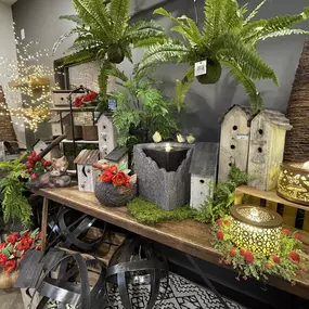 Bild von Swiss Country Lawn and Crafts