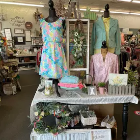 For the past 20-plus years, Gerri’s Closet Consignment Boutique has brought ladies all the hottest fashions in clothing, shoes and boots, handbags, jewelry, candles and home décor items.
With darling shabby chic décor and inviting merchandising, it’s like a fine women’s clothing store at the mall, only at a fraction of the price!

Owner, founder and namesake Gerri Talevich loves what she does and it shows. Her weekly “Saturday Strolls” are captured live on Facebook. She takes online shoppers thr