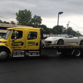 Stuck on the side of the road? Call now a tow!