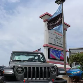 Russ Darrow Chrysler Dodge Jeep Ram of West Bend Service Center.