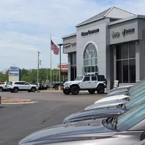 Russ Darrow Chrysler Dodge Jeep Ram of West Bend Service Center.