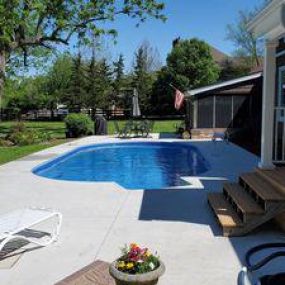 Swimming Pool Contract Near Me