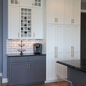 Butler Pantry in Modern Kitchen Addittion