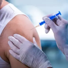 Injection infirmière Joëlle Humblet
