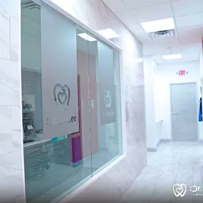 Dr. SmiLee - Cosmetic Family Emergency dentistry of Waco, TX 76710