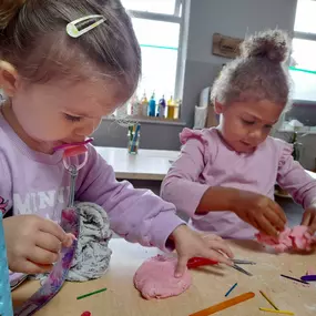 Bild von Tops Day Nurseries: Bearwood Nursery