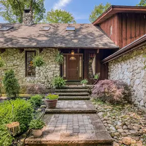 Bild von The Sadler-Krupa Realty Group