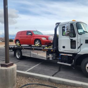 Call now for a heavy duty tow you can count on!