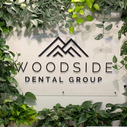 Logo de Woodside Dental Group