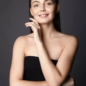 Have you heard of Scarlet SRF? It's a non-invasive beauty treatment that uses microneedles and radiofrequency to tighten and rejuvenate your skin. ????
It's precise, versatile, suitable for all skin types and tones, and virtually painless. ????‍♀️ Give it a try and see the amazing results for yourself! ????????