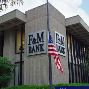 F&M Bank 200 1st St SW #100 Location.