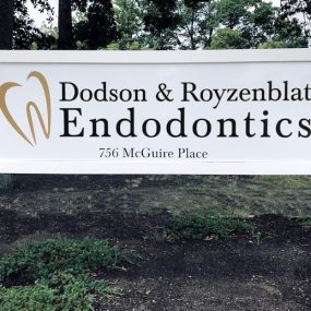 The sign outside Dodson & Royzenblat Endodontics