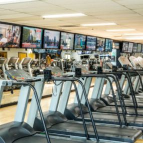 Plenty of Treadmills at Lyft Fitness Gym in Gresham