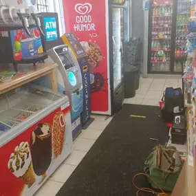 Bild von CoinFlip Bitcoin ATM - Cityline Convenience (Cranston)