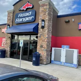 Bild von CoinFlip Bitcoin ATM - Road Ranger (New Boston)